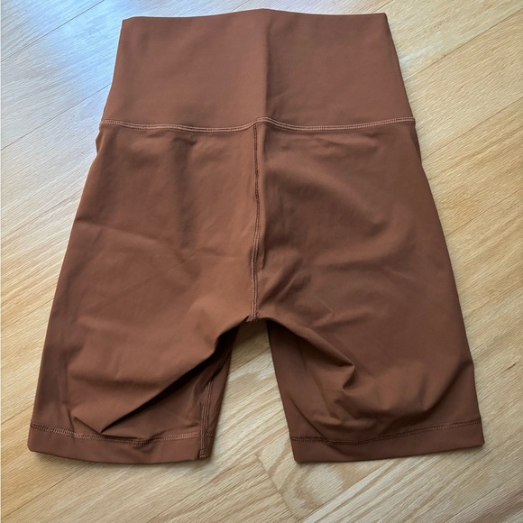 Everlane Bike Shorts - Picture 4 of 5